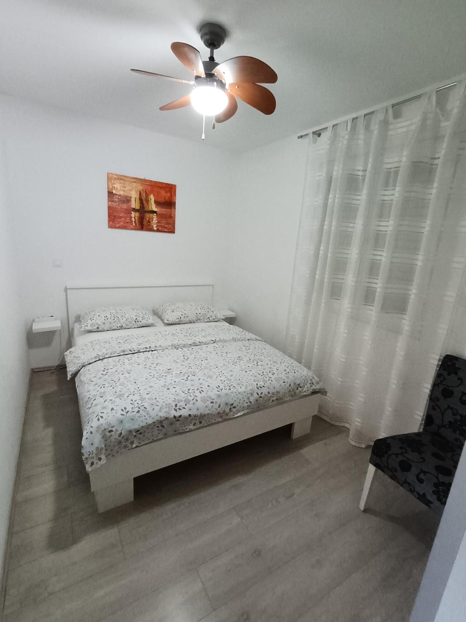 דירות Kaštela Lana I Natali מראה חיצוני תמונה